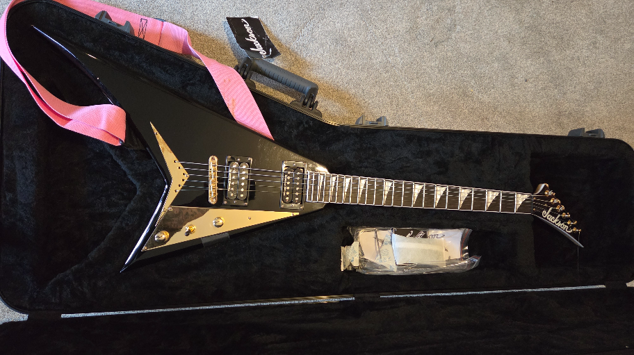 Enter Raffle to Win Laurie Vincent's Jackson Pro Series Rhoads RRT-5 ...