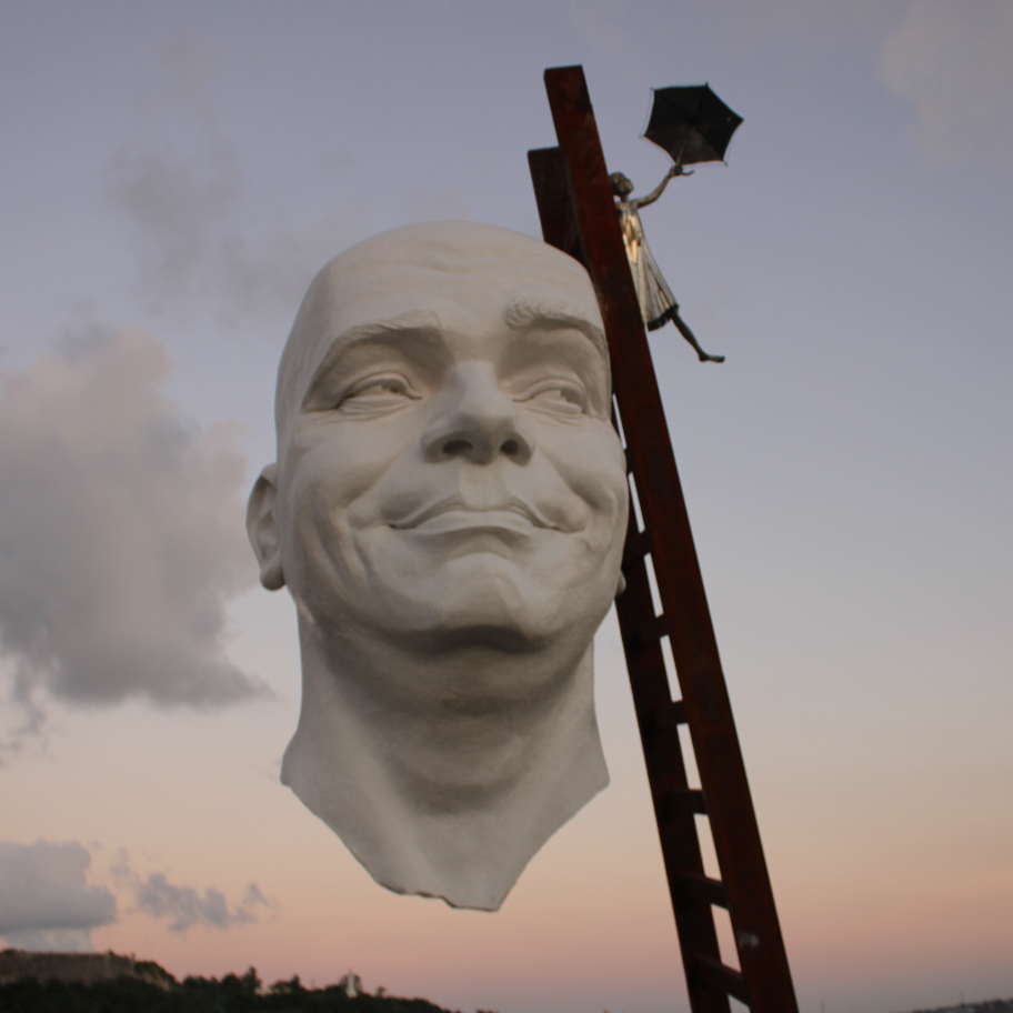 Frank Ramirez busto