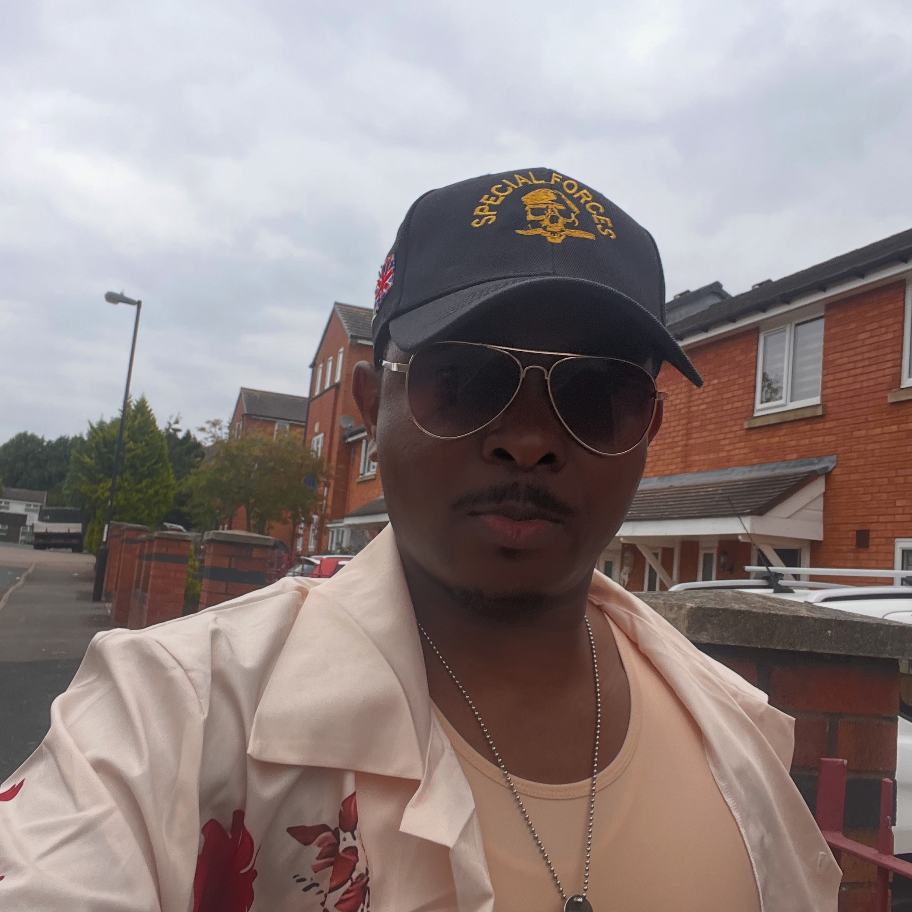 À𝕓á𝕪ọ̀𝕞í